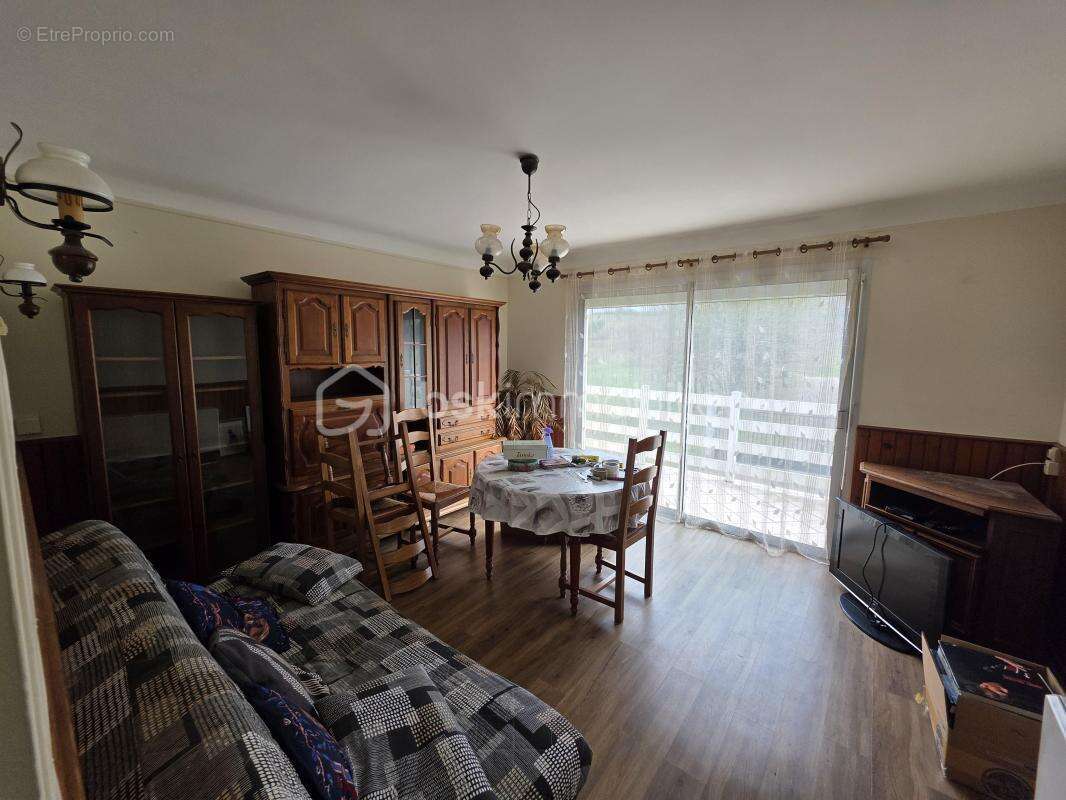 Maison avec jardin, 2 chambres et un bureau – Proche gare de Sens - photo 3