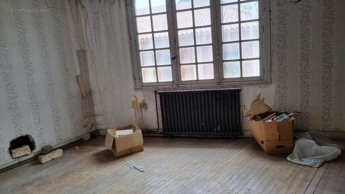 20250603151634 - Commerce à NONTRON