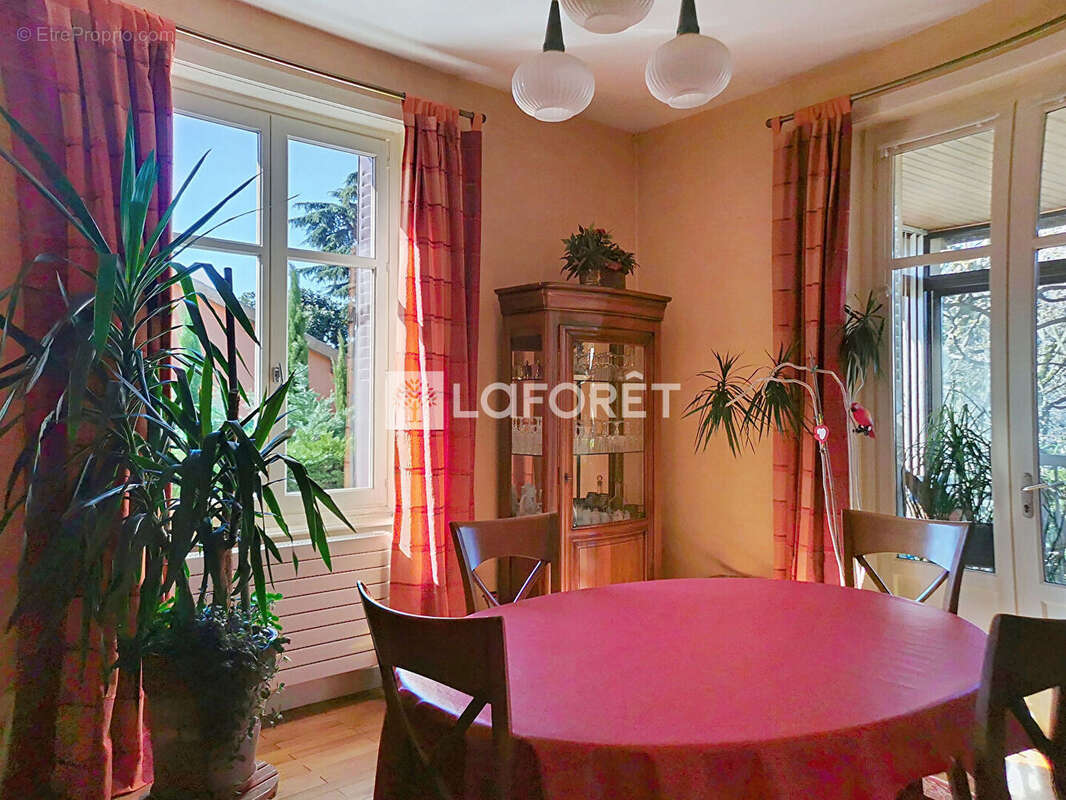 Maison à NEUVILLE-SUR-SAONE