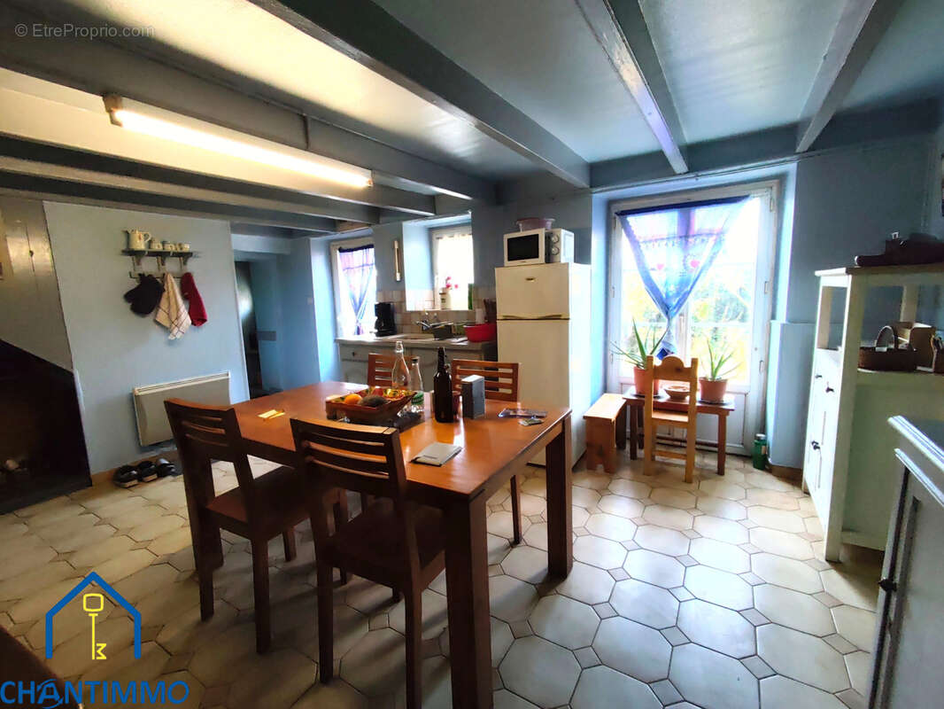 Maison en pierres de 95 m2 avec garage - photo 3