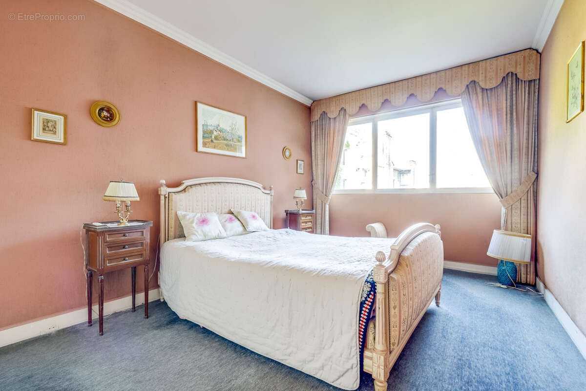 Appartement à PARIS-14E
