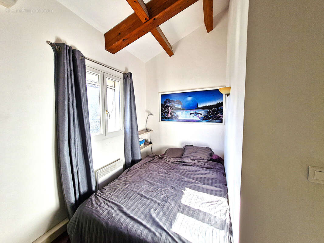 Appartement à SOLLIES-PONT