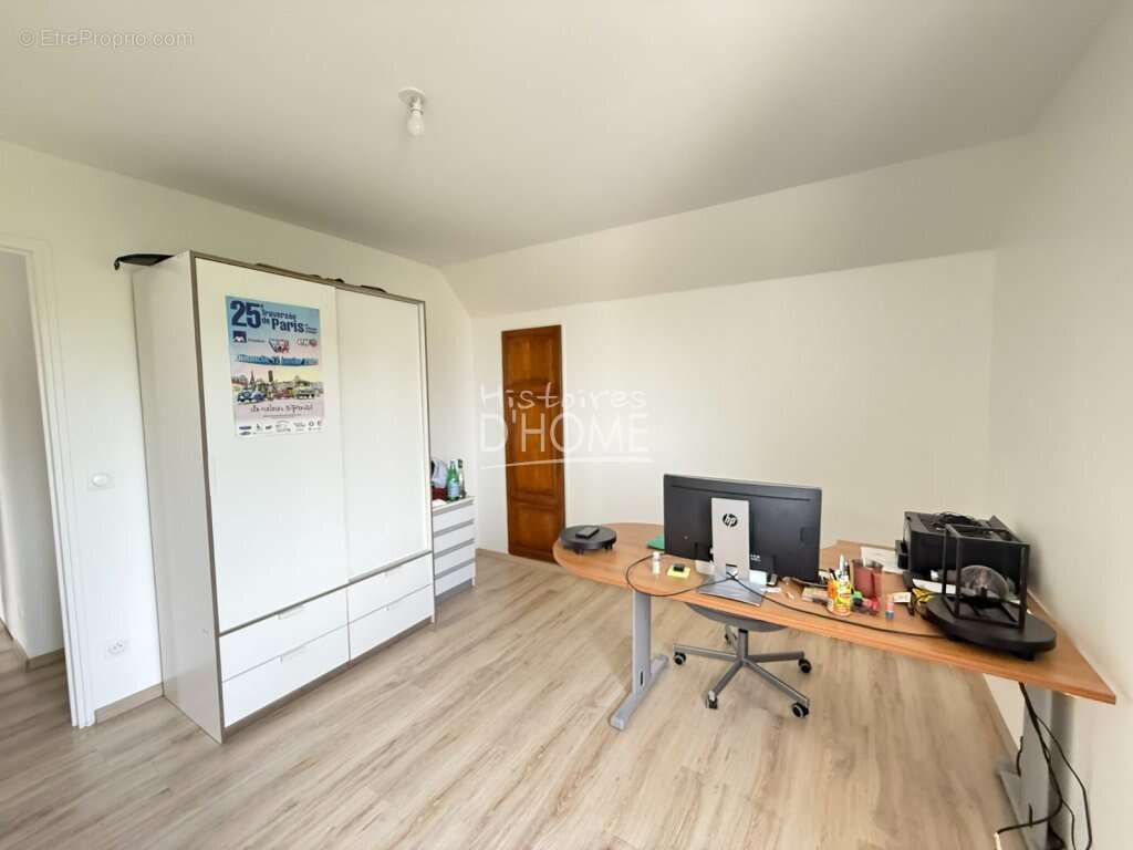 LIVERDY-EN-BRIE – Belle maison de maçon indépendante avec sous-sol total et jardin de 837 m² - photo 16