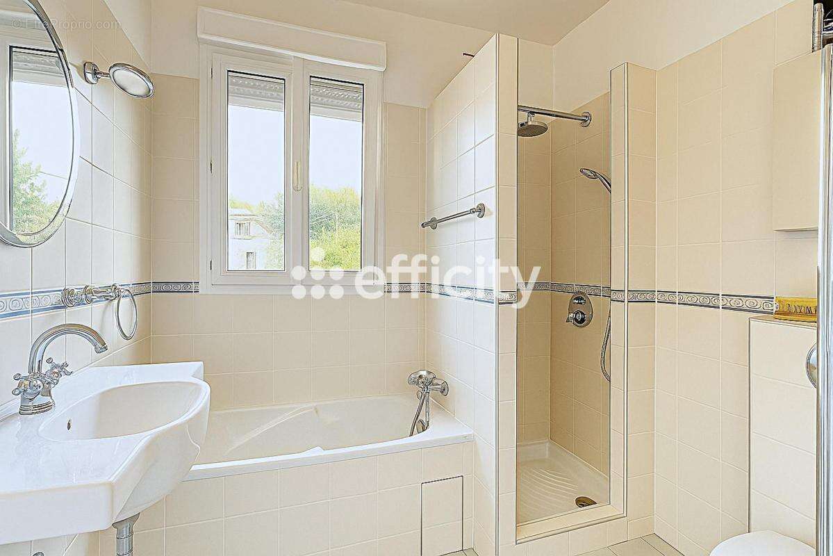 Maison à LE PERREUX-SUR-MARNE