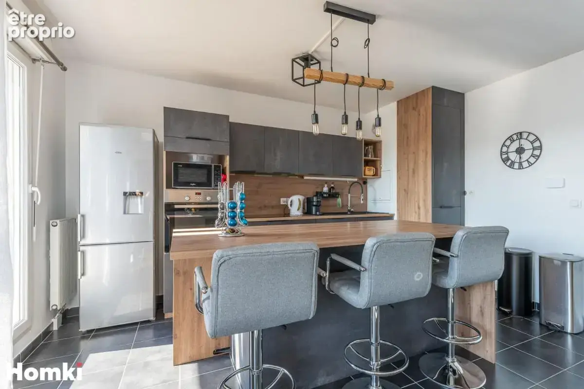 Appartement T3 de 72 m²- Avenue Viviani - Lyon 8 - photo 4