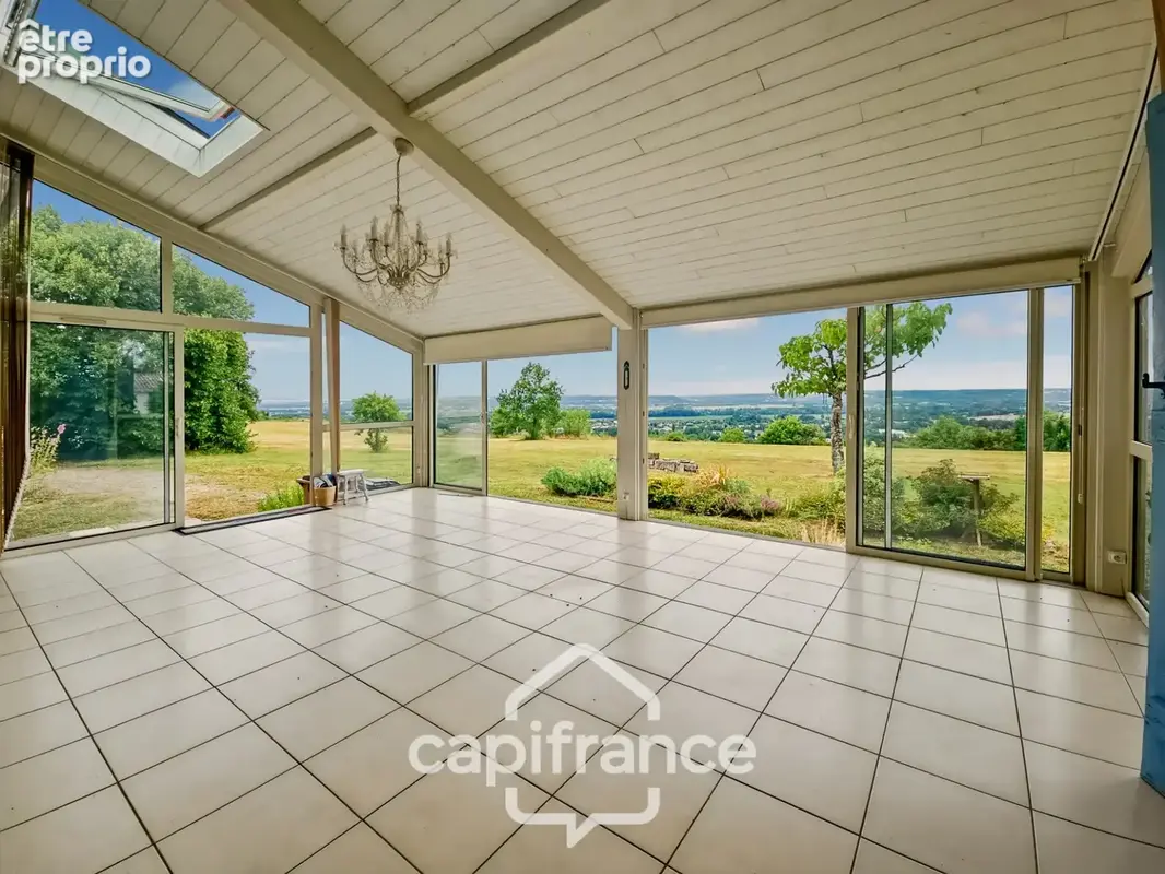 Maison familiale 6 chambres, terrain 3500 m², vue panoramique sur les hauteurs - photo 10
