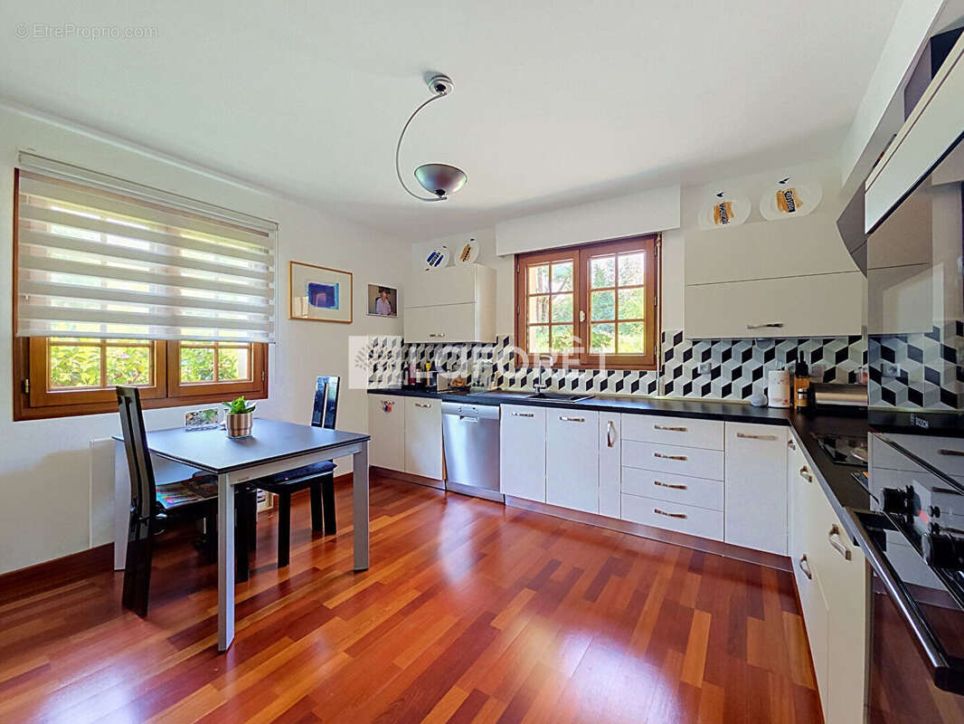 maison néo-béarnaise avec piscine ORTHEZ - 7 pièce(s) - 169m² - photo 7