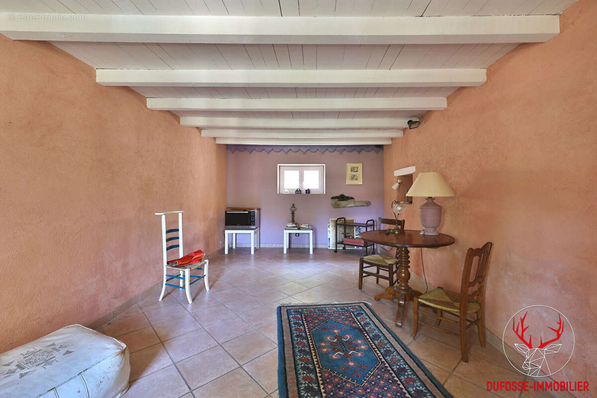 Maison à LA TOUR-DE-SALVAGNY