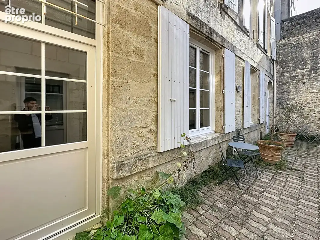 Rochefort - Hyper -centre Rdc sur Cours - photo 1