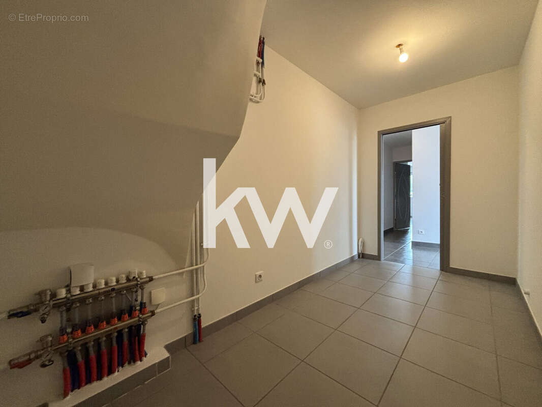 Maison 142 m² à Pollionnay  - photo 8