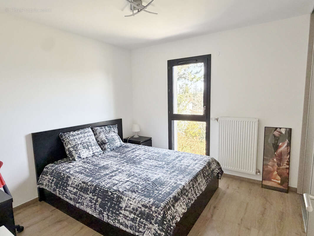 Maison à SAINT-GENIS-LES-OLLIERES