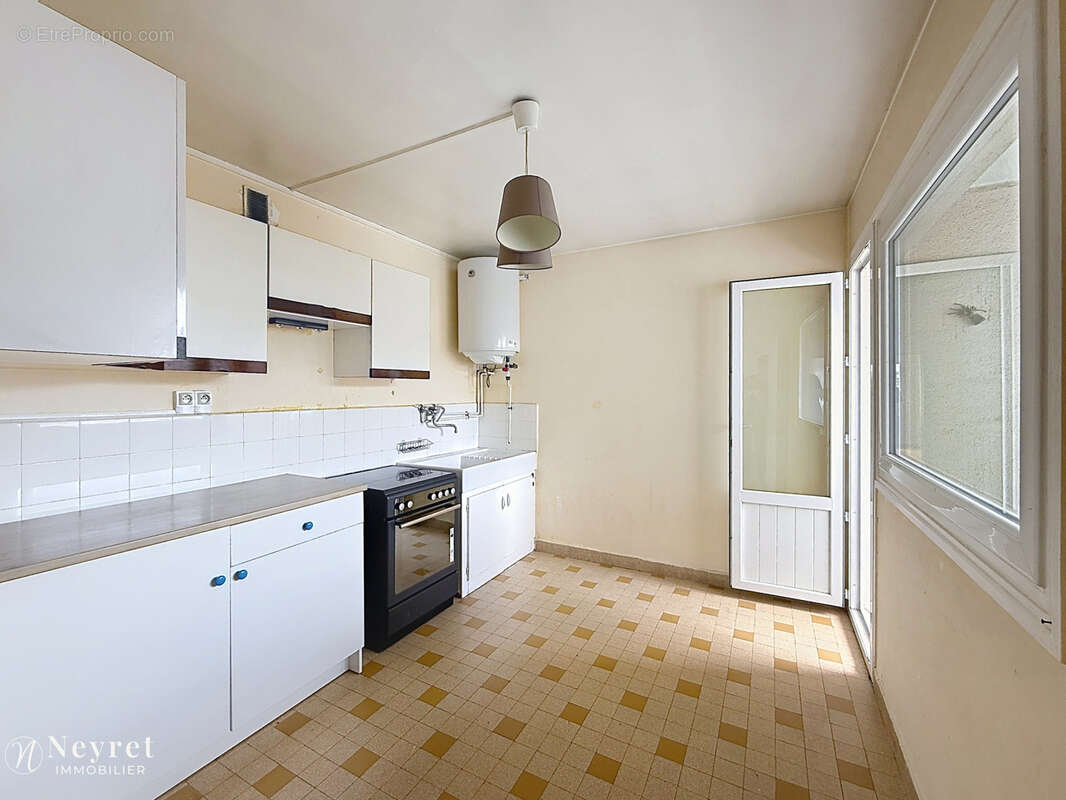 Appartement à SAINT-ETIENNE