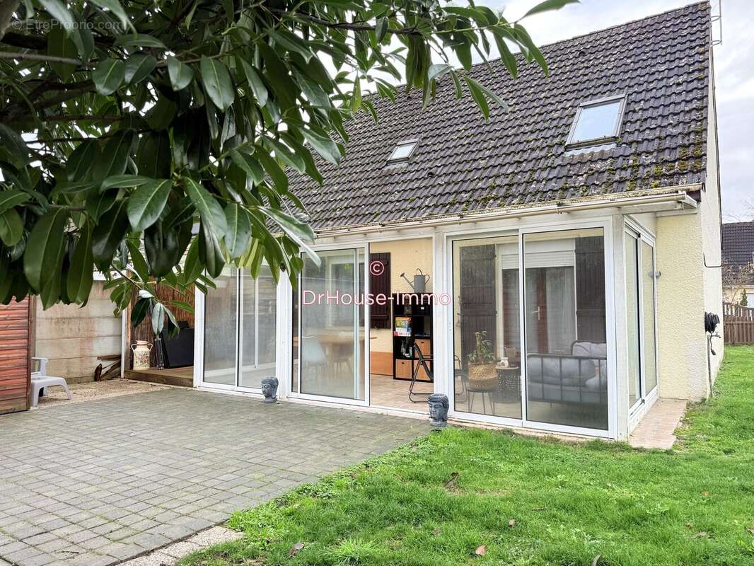 Maison à SAINT-JULIEN-LES-VILLAS