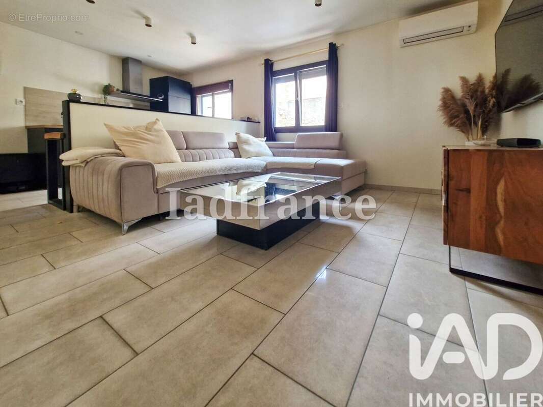 Photo 2 - Appartement à THUIR