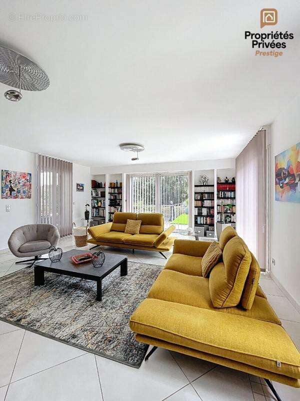 Maison à SAINT-MAXIMIN-LA-SAINTE-BAUME