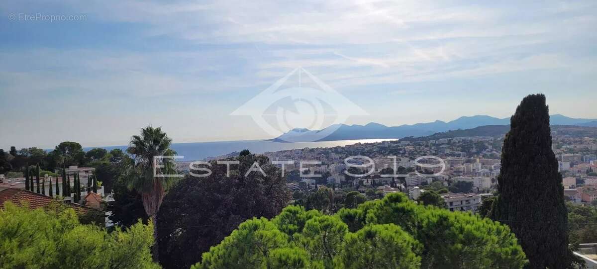 Appartement à LE CANNET