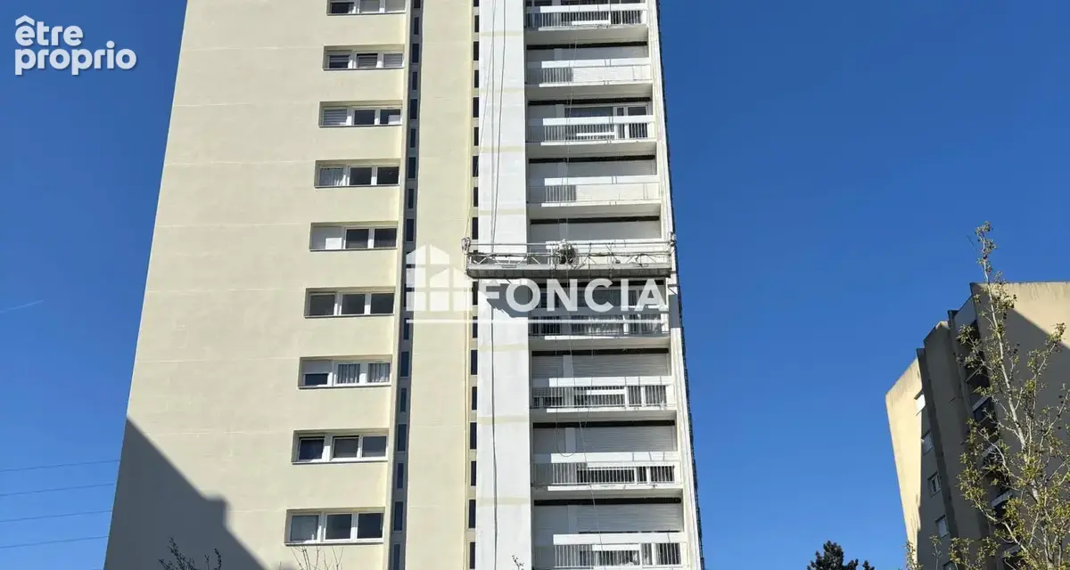 Appartement vendu occupé au 10 ème étage avec balcon - photo 4