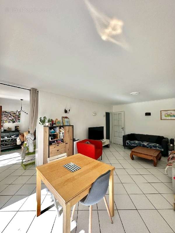 Appartement à REIGNIER