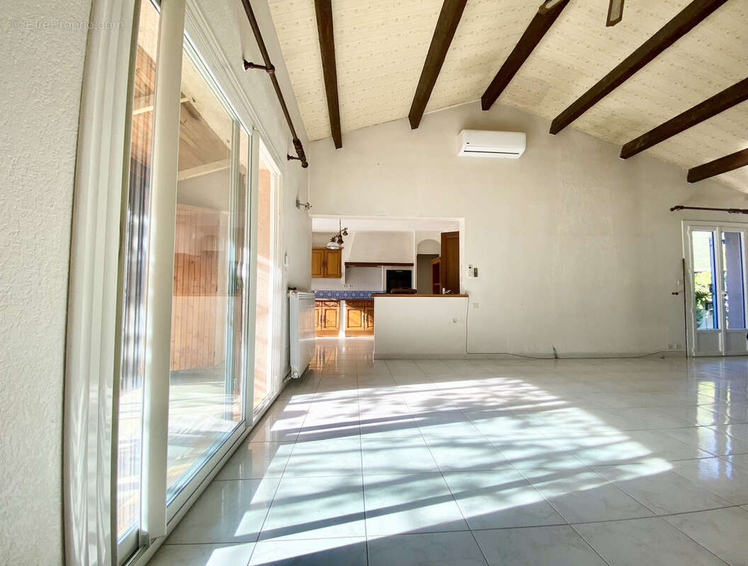 Maison à SAINT-ETIENNE-DU-GRES