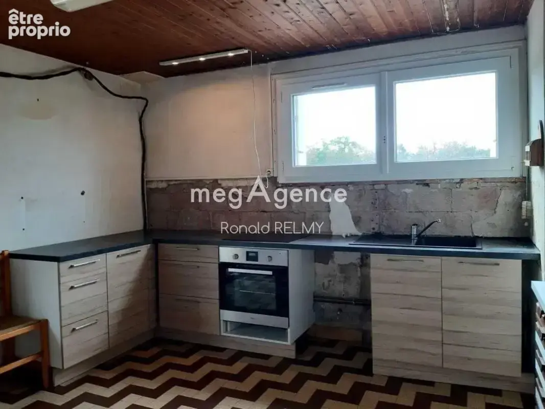 Maison à rénover avec 720 m² de terrain et à 7 minutes de la plage de Boisvinet - photo 4