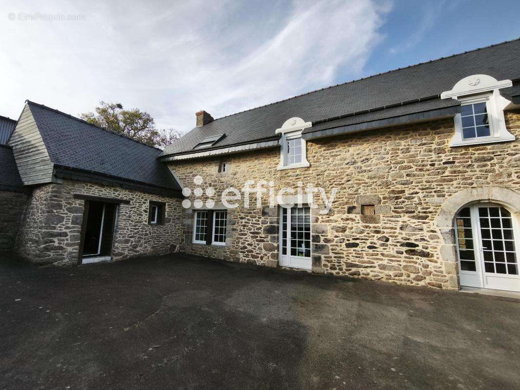 Maison 270 m² à Plestan  - photo 2