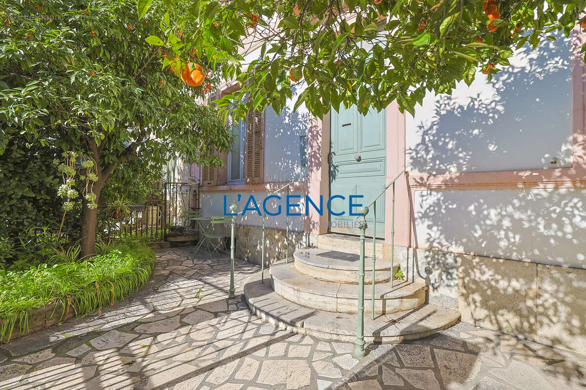 Appartement à HYERES