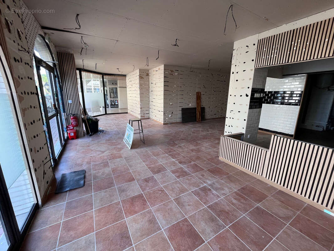 Commerce à MONTESSON