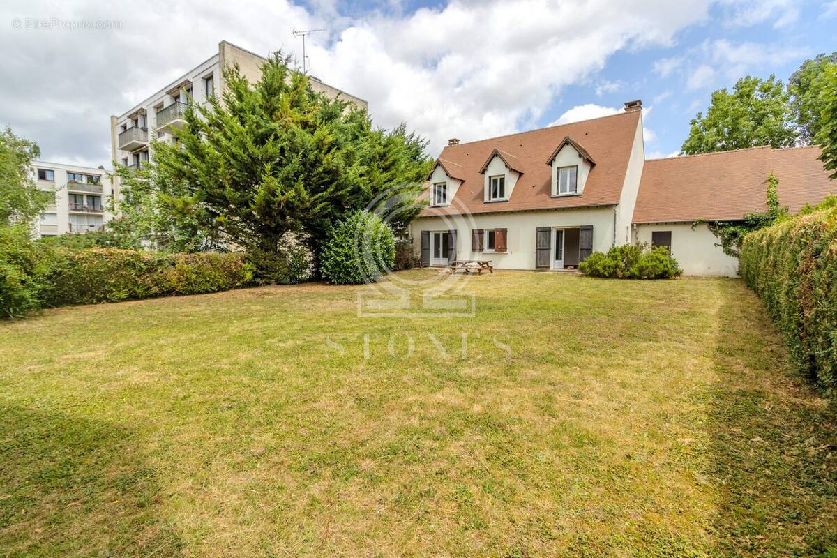 Maison à MARLY-LE-ROI