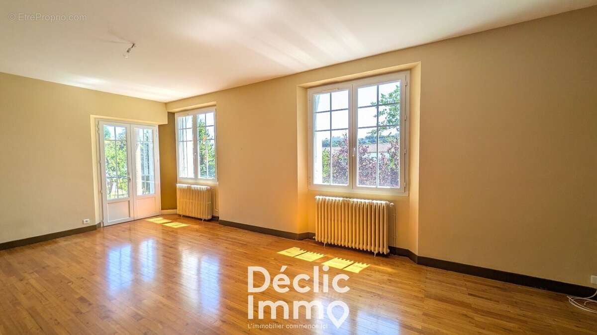 Maison 155m² 6 chambres à Angoulême - photo 3