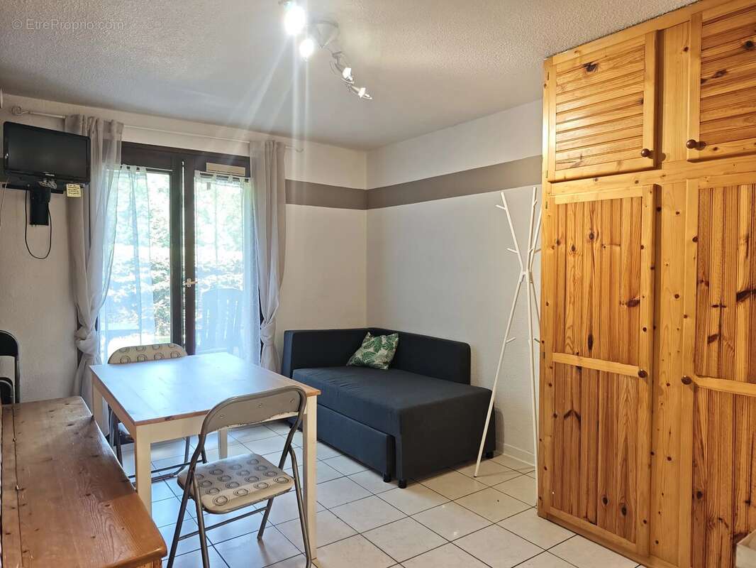 Appartement à MORILLON