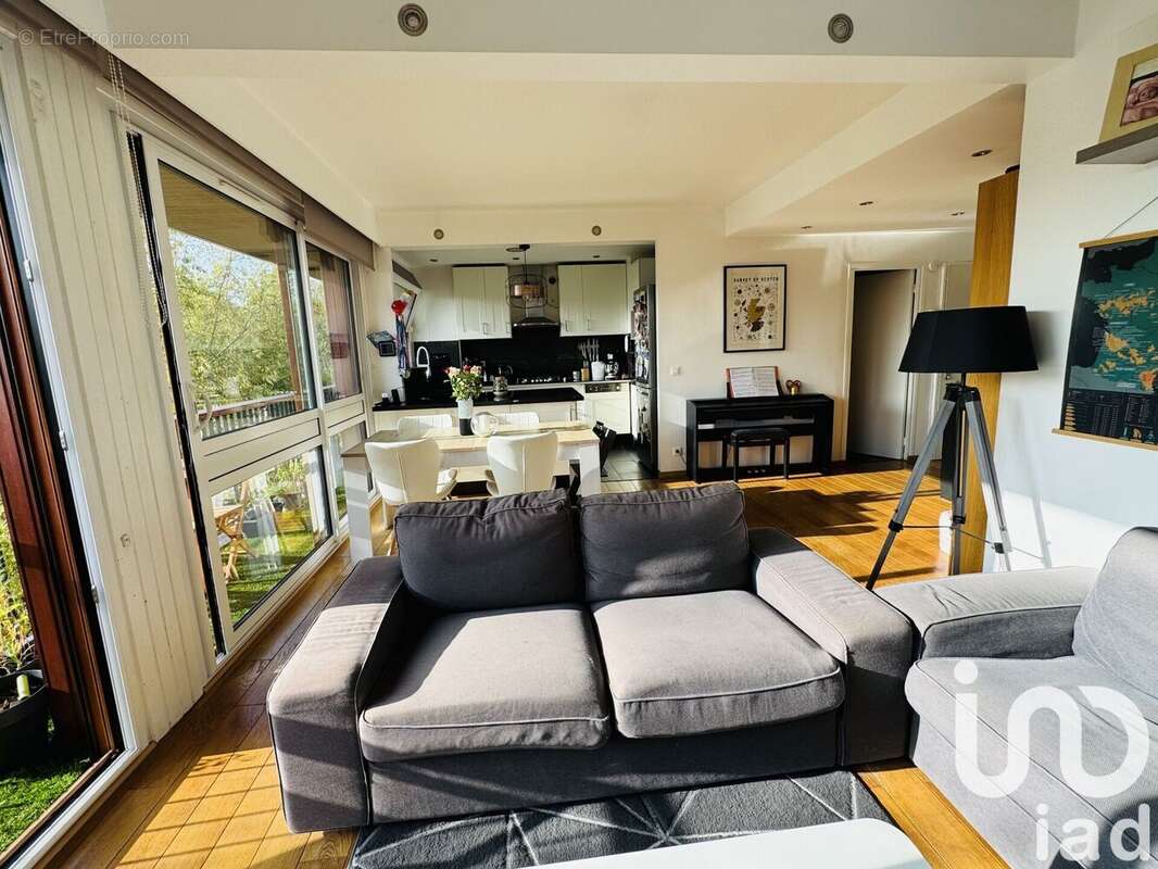 Photo 5 - Appartement à LA CELLE-SAINT-CLOUD