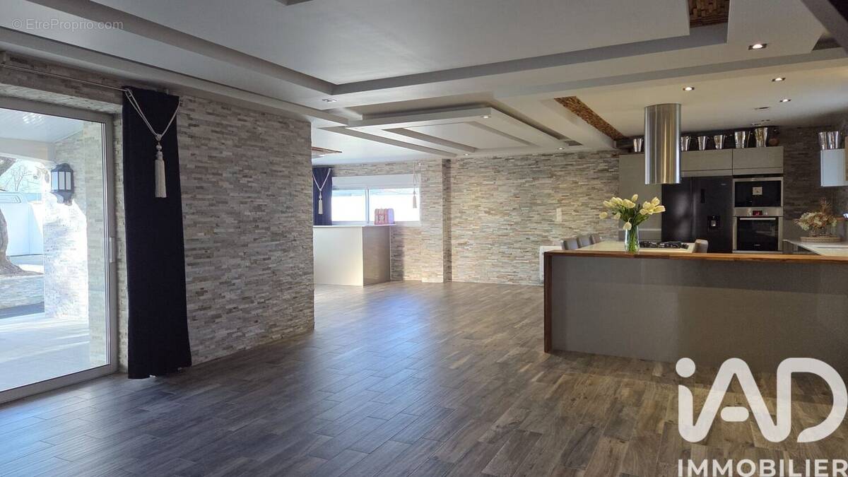 Photo 1 - Maison à SAINT-JULIEN-DE-CONCELLES