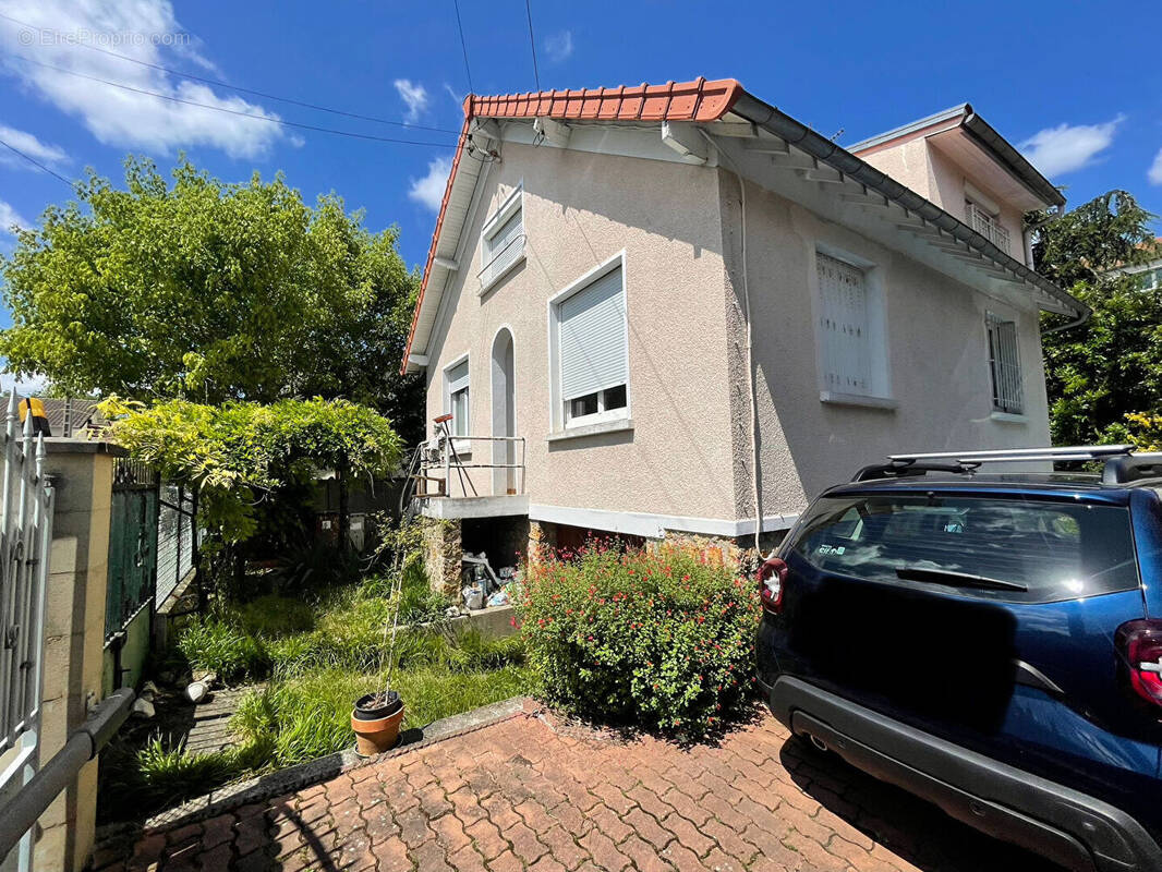Maison à SARTROUVILLE