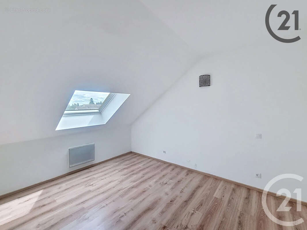 Appartement à BRIE-COMTE-ROBERT