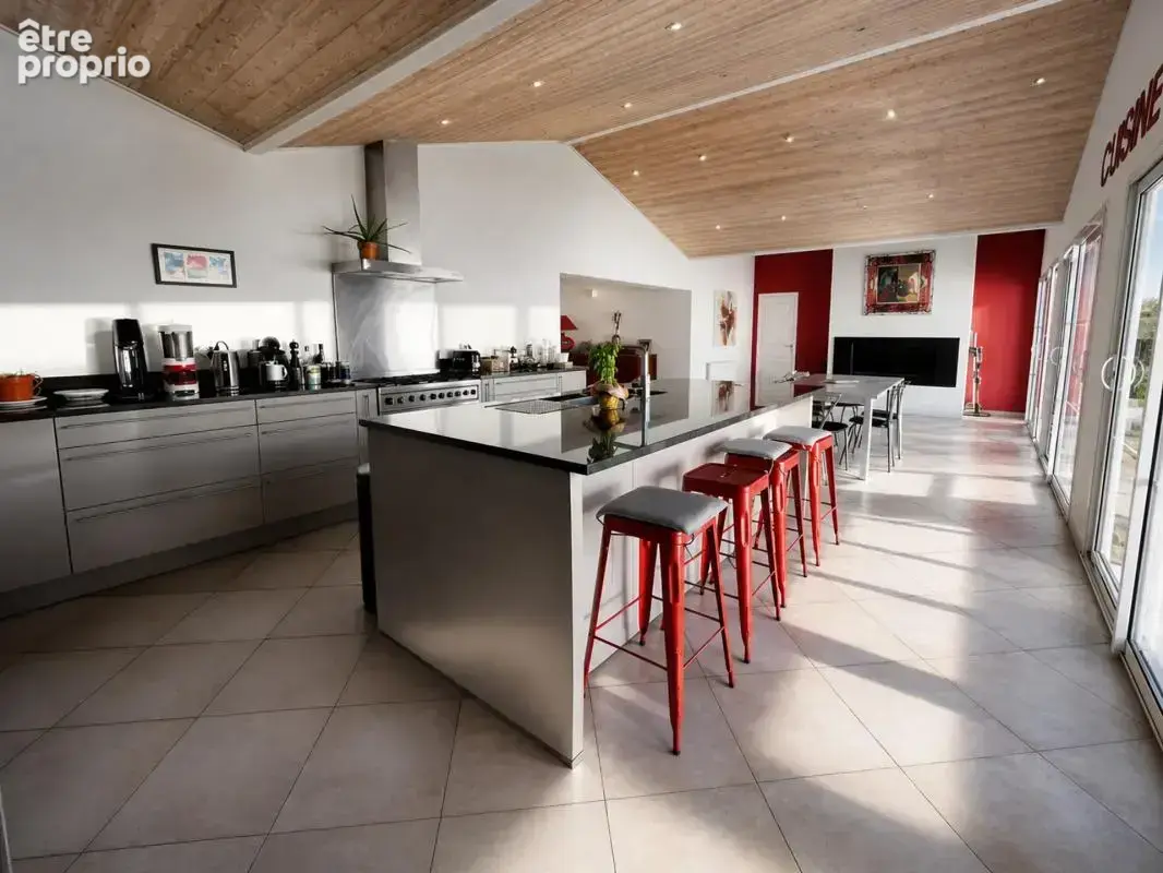 Maison de 7 pièces de 218 m² à Yvrac - photo 6