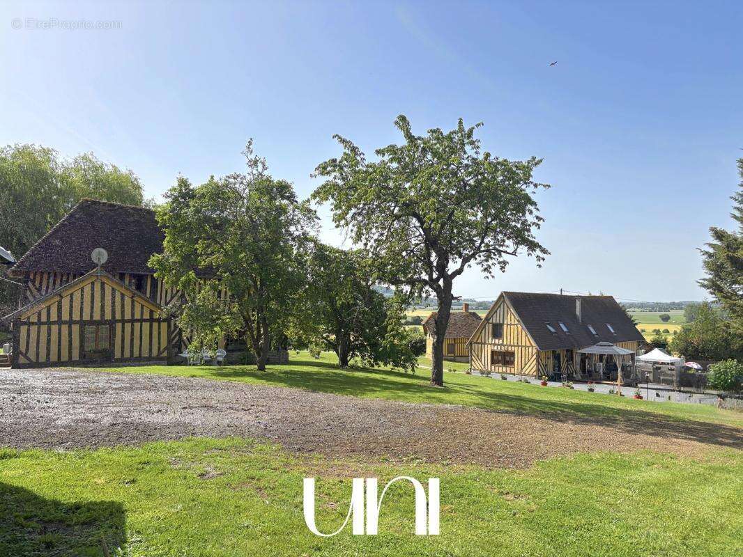 Maison à SAINT-PIERRE-SUR-DIVES