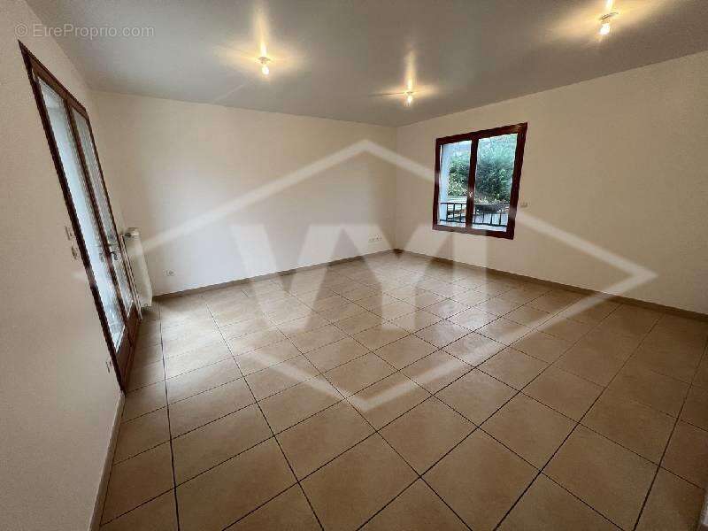 Maison à COMBS-LA-VILLE