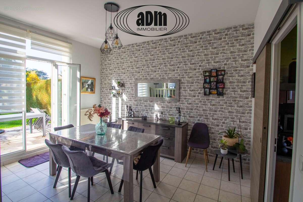 Maison à MAGNY-LE-HONGRE