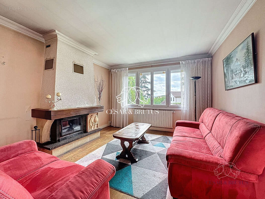 Maison à CHAZAY-D&#039;AZERGUES