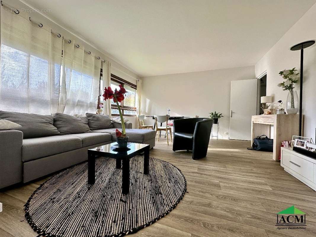 Appartement à CHAMPAGNE-SUR-OISE