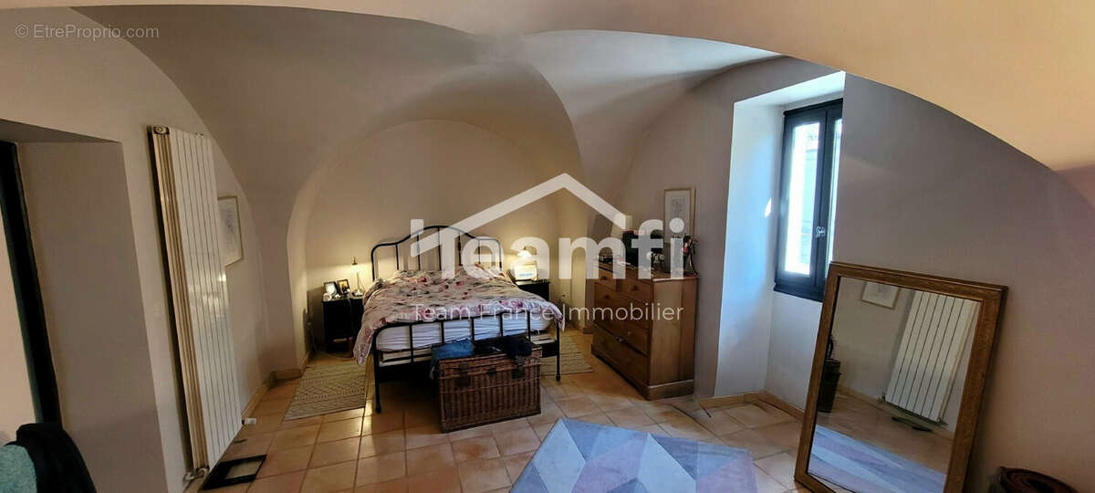 Maison à COLLORGUES