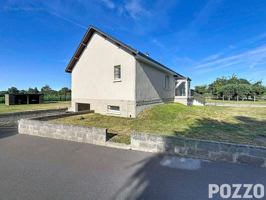 A Vendre  Maison  de plain pied  à Saint Martin Des Entrees (14400) - photo 3