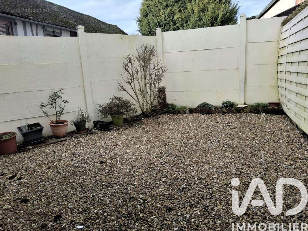 Photo 8 - Maison à ETREPAGNY