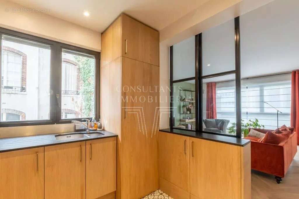 Appartement à PARIS-16E