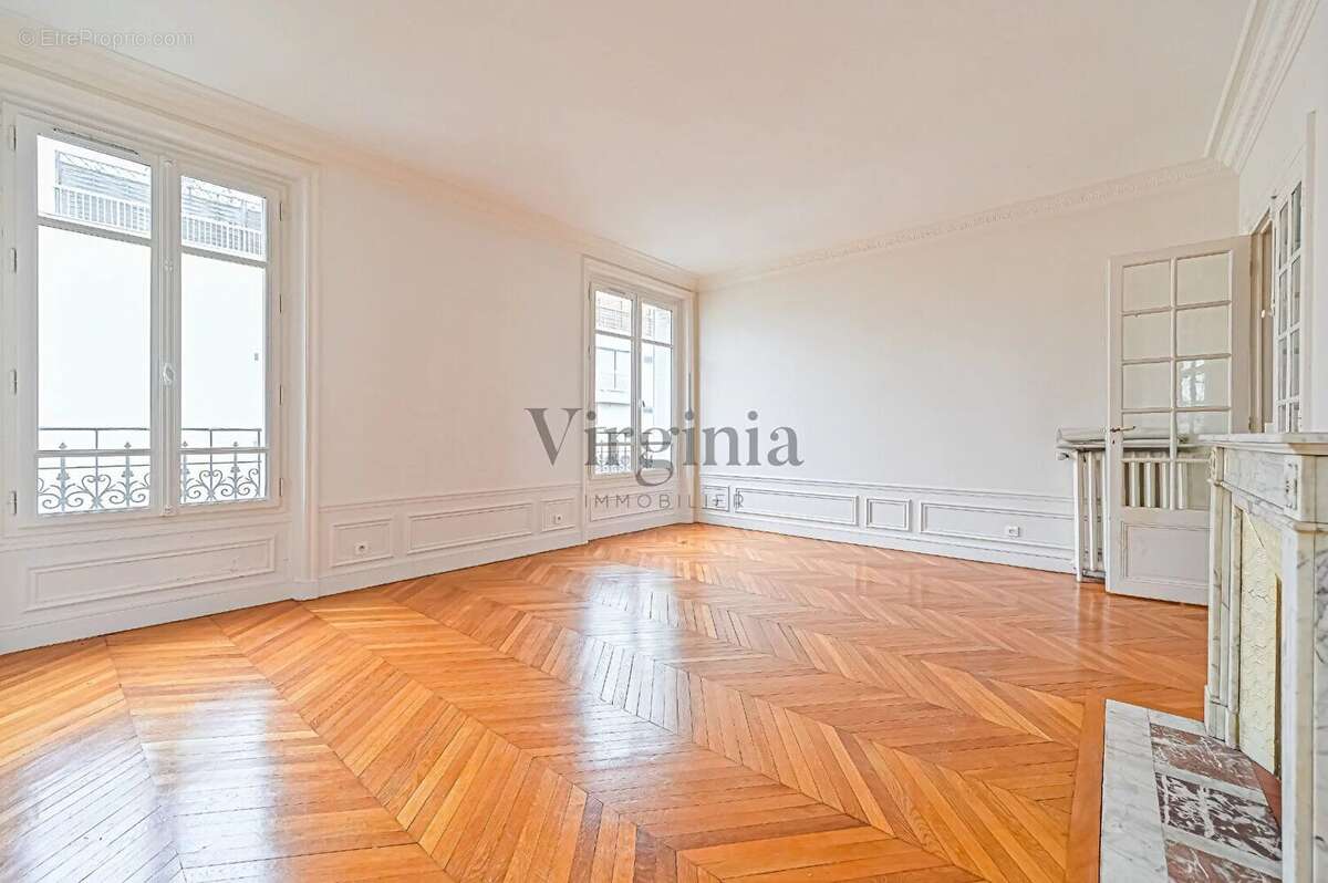 Appartement à CHARENTON-LE-PONT