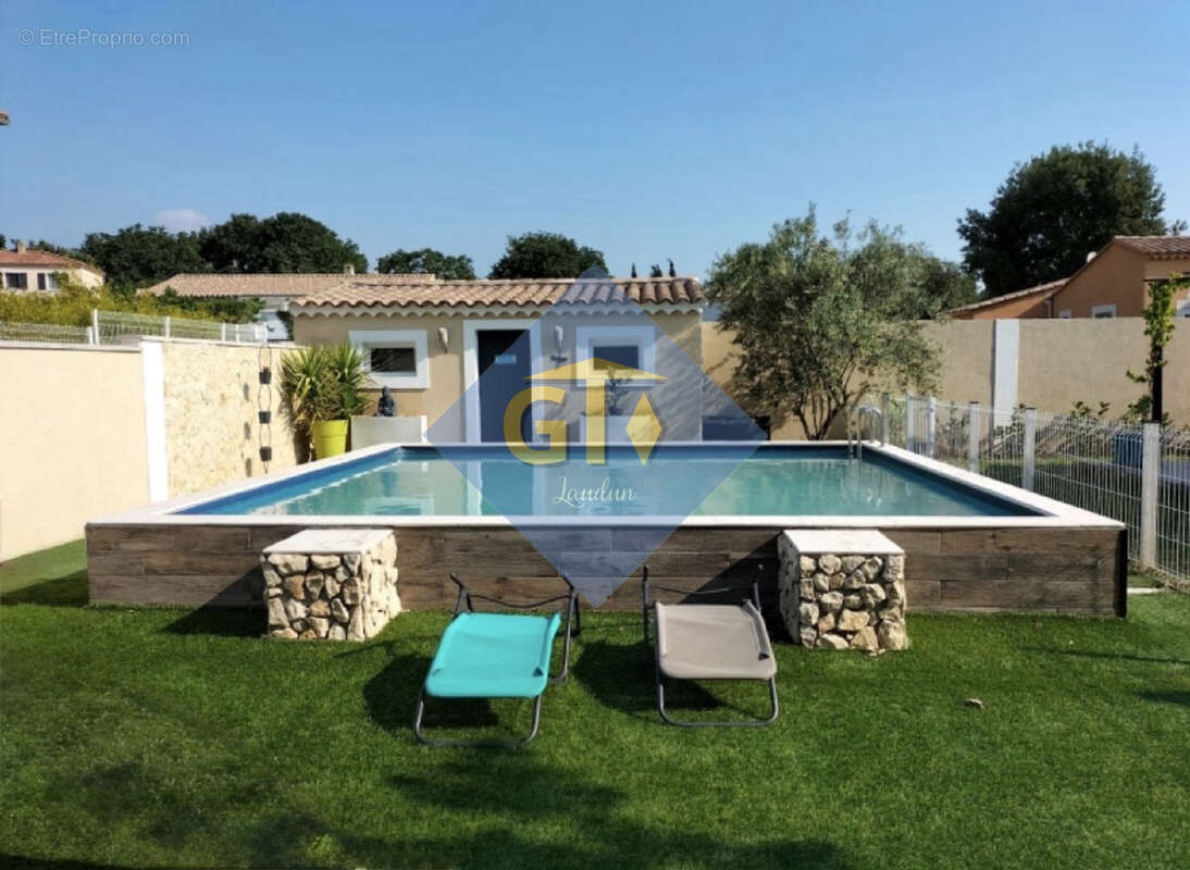 Maison à SAINT-PAUL-LES-FONTS