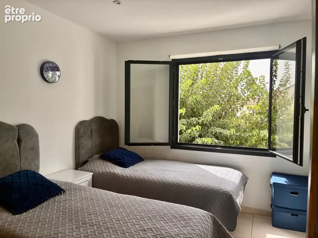 Maison récente 114 m2 avec garage et extérieur aménagé - Quartier Laure - photo 7