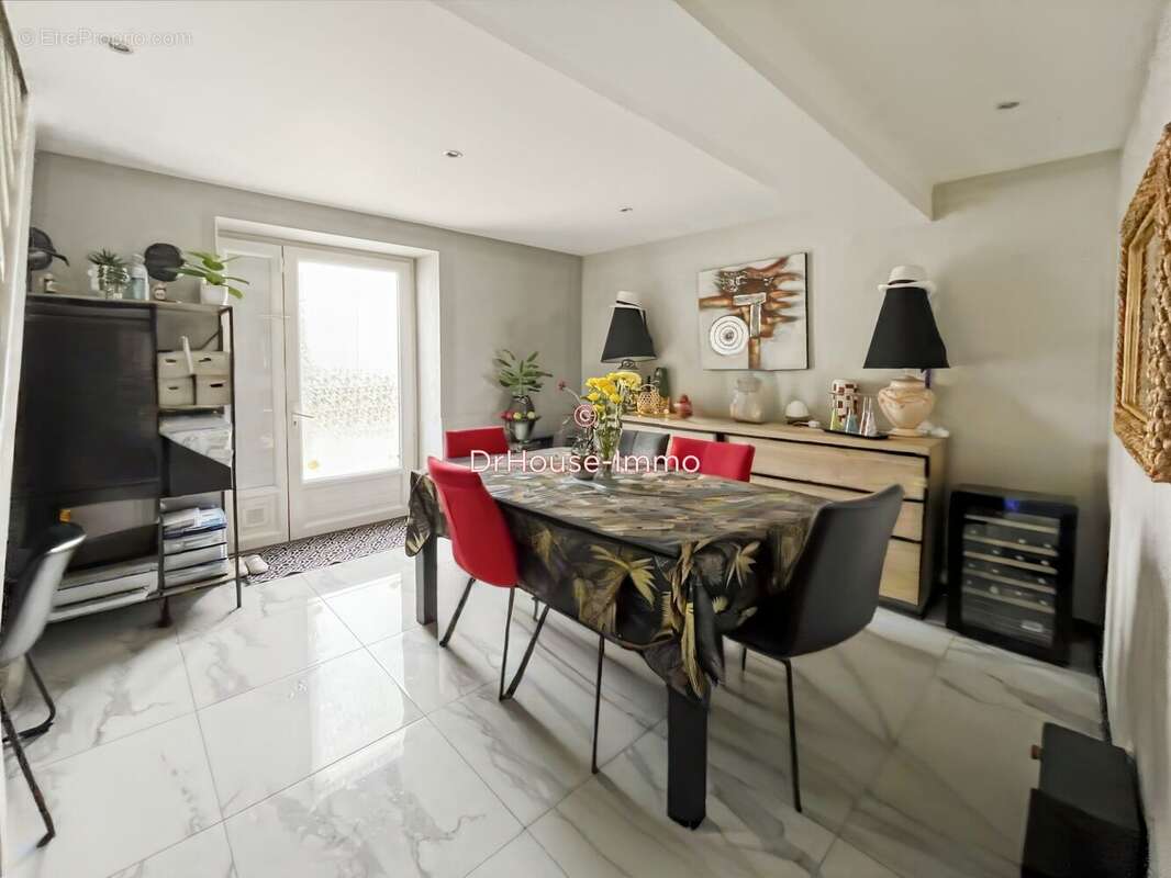 Maison 69 m² à Fareins  - photo 8