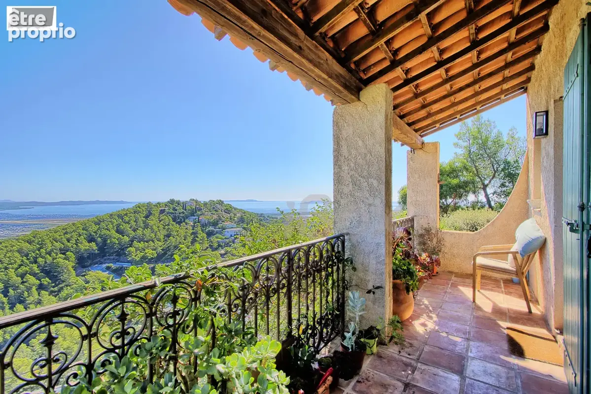 Hyeres au calme absolu vue mer maison de 120m2 avec terrasses et jardin - photo 11