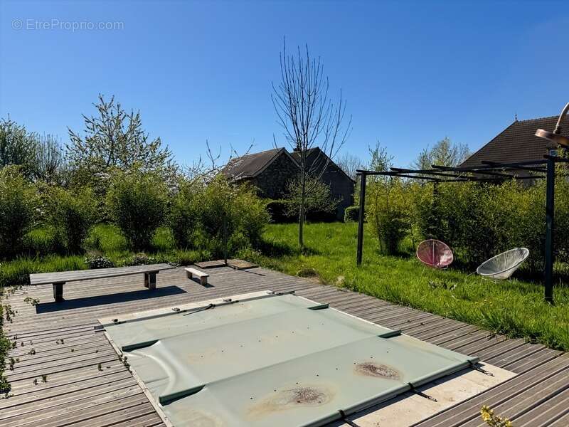 Maison à vendre VAUBAN (71), 5 pièces, 150 m², 3 chambres, dépendances, terrain 1860 m² - photo 6